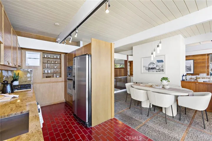 2581 Iris, Laguna Beach, California 92651