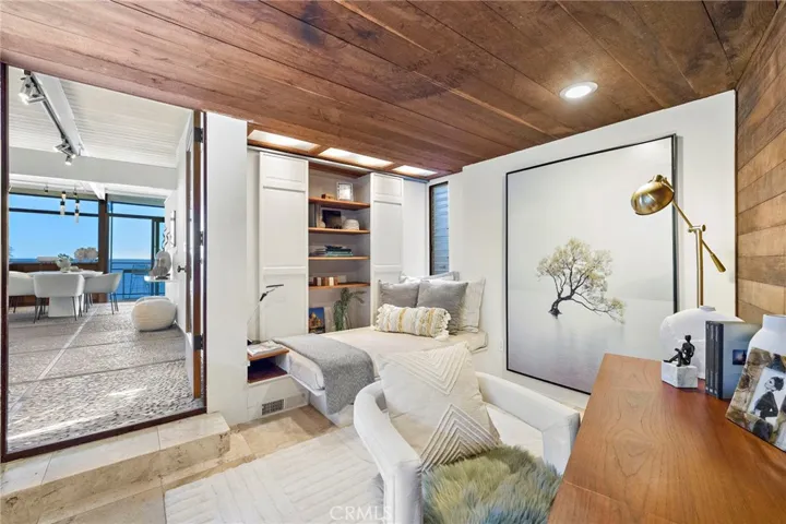 2581 Iris, Laguna Beach, California 92651