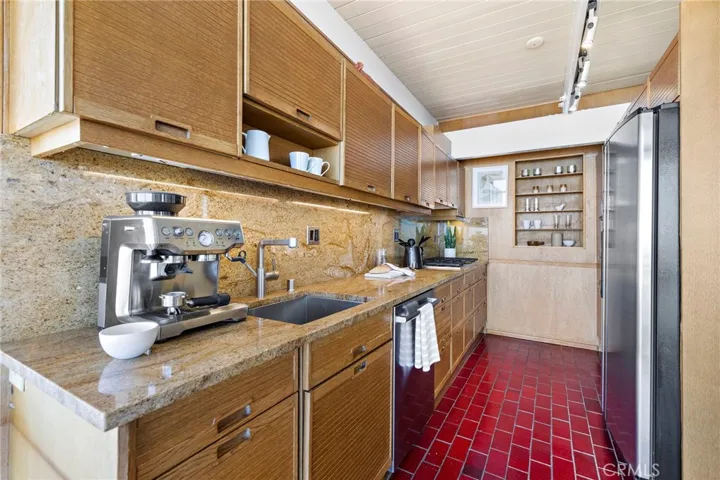 2581 Iris, Laguna Beach, California 92651