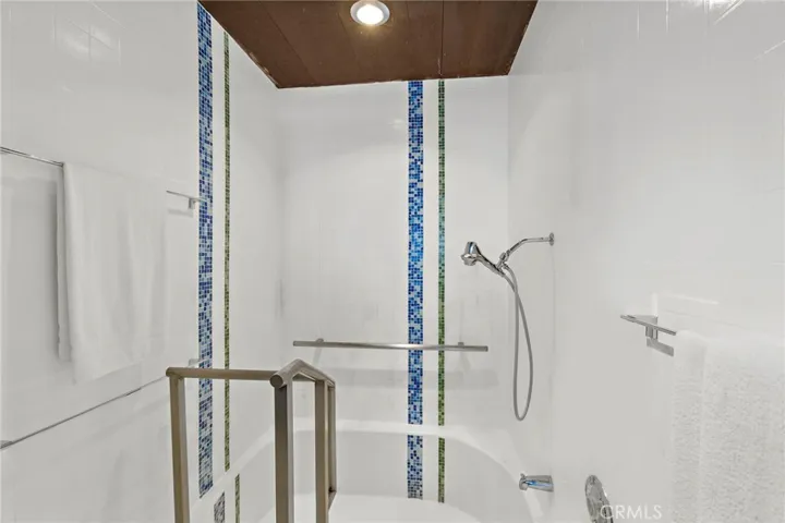 2581 Iris, Laguna Beach, California 92651