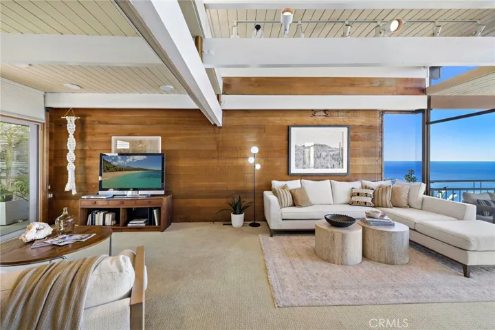 2581 Iris, Laguna Beach, California 92651