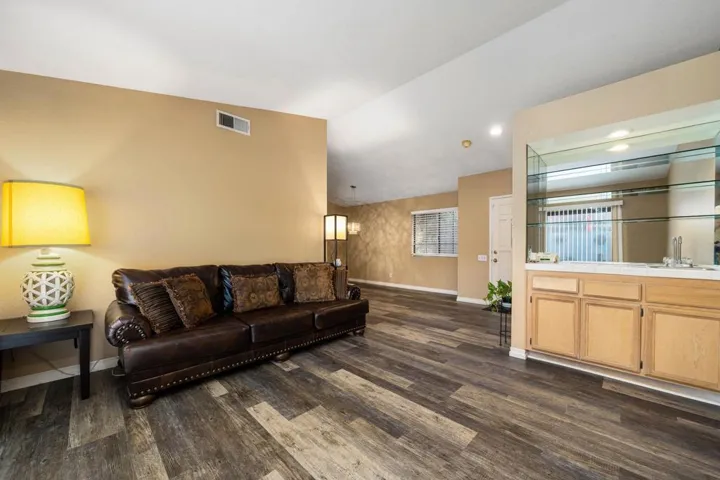 10-web-or-mls-JASantaFe_OPMG_0226_010