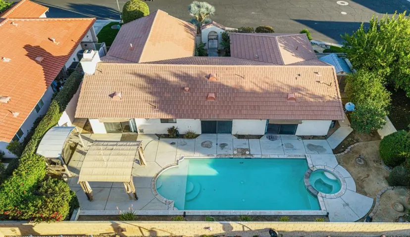 5-web-or-mls-JASantaFe_OPMG_0226_005