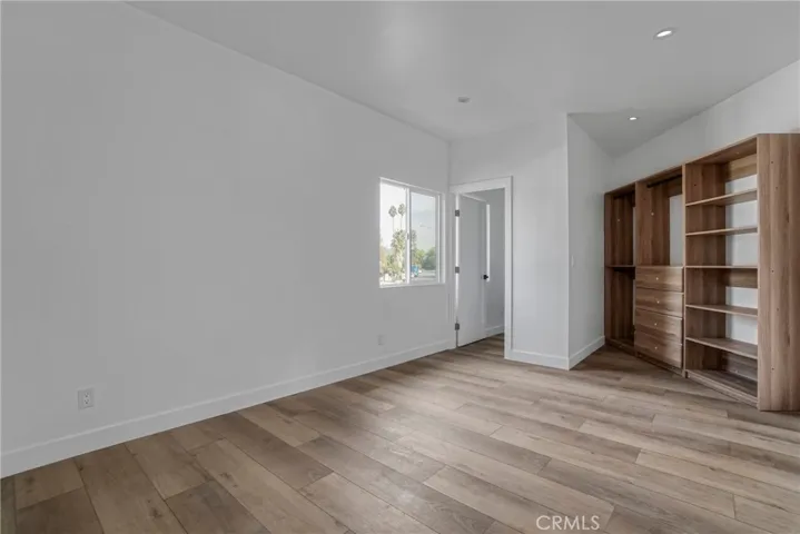 7905- Attached ADU (2nd floor w/ yard)