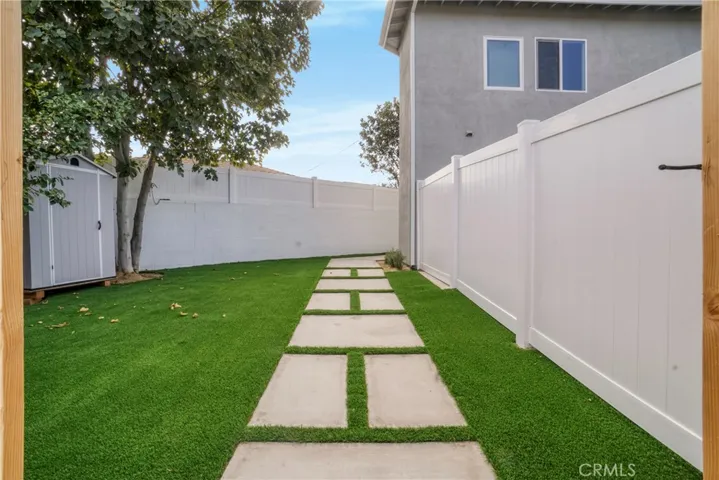 7905- Attached ADU (2nd floor w/ yard)