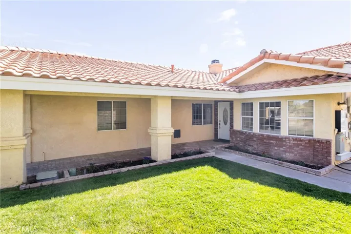 14363 Ironsides, Helendale, California 92342