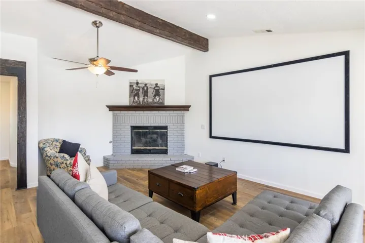 14363 Ironsides, Helendale, California 92342