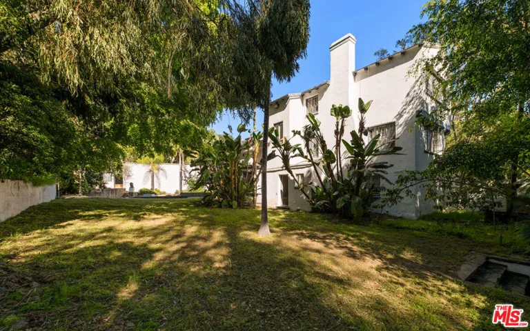 1196 Brooklawn Drive, Los Angeles, California 90077 — photo 5