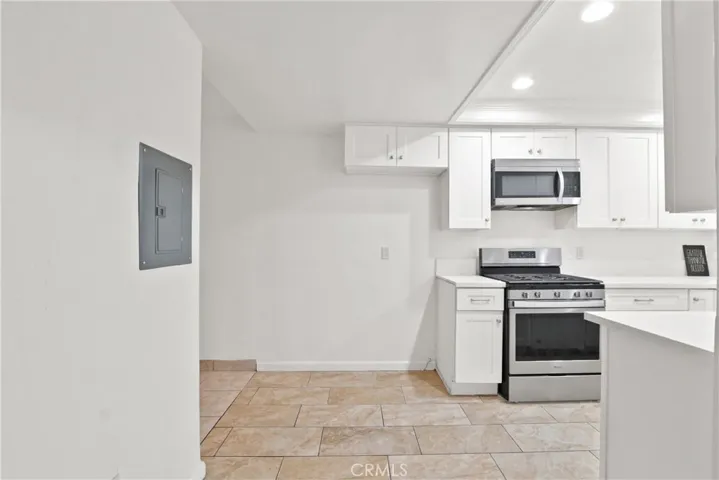 DINING AREA NEXT TO THE KITCHEN
