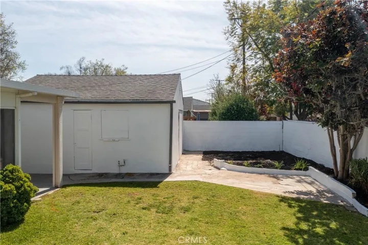 6119 Blackthorne Avenue, Lakewood, California 90712