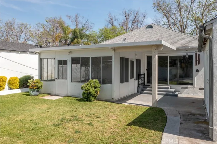 6119 Blackthorne Avenue, Lakewood, California 90712