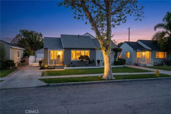6119 Blackthorne Avenue, Lakewood, California 90712