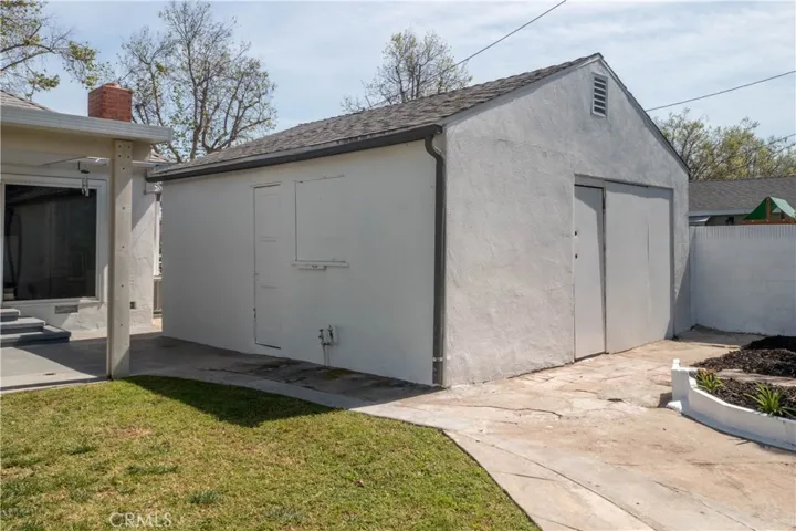 6119 Blackthorne Avenue, Lakewood, California 90712