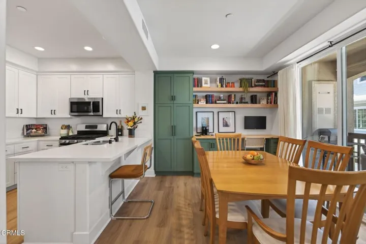 12-web-or-mls-UpmarketMedia-3292Win-076