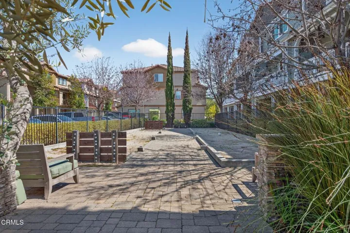 42-web-or-mls-UpmarketMedia-3292Win-126