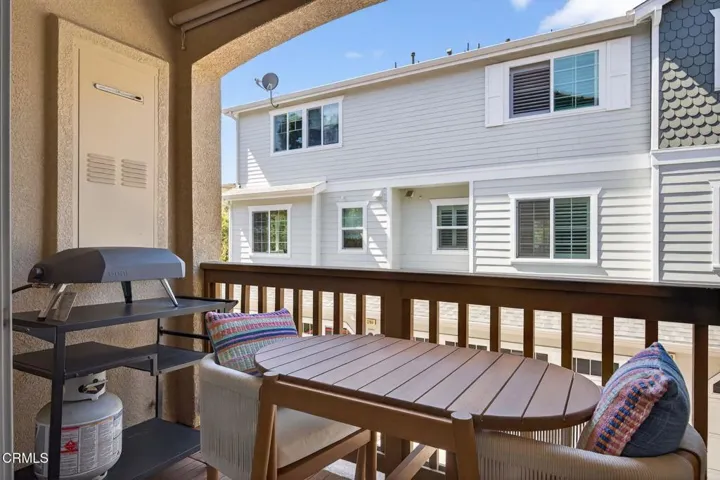 36-web-or-mls-UpmarketMedia-3292Win-105