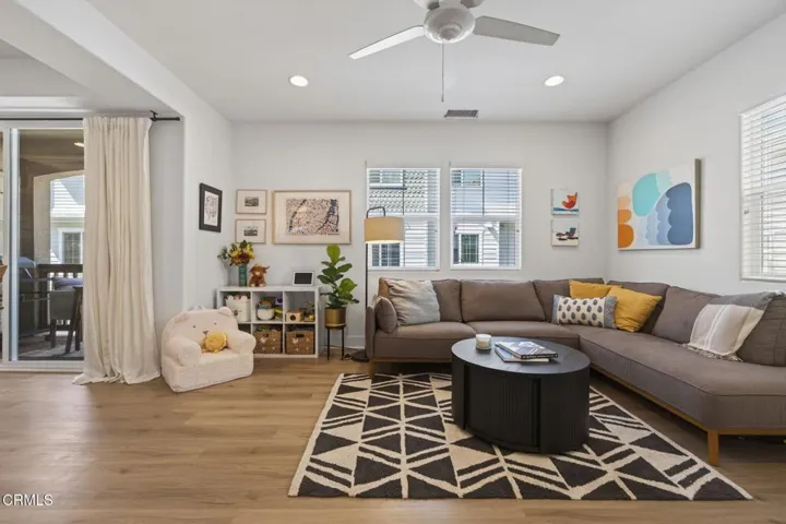 7-web-or-mls-UpmarketMedia-3292Win-060