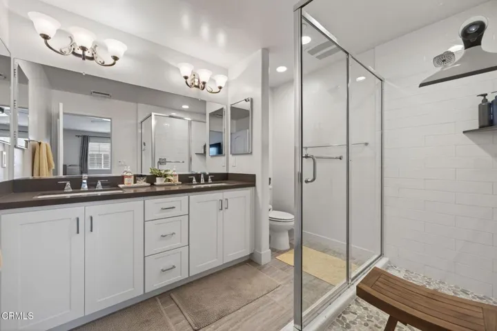 25-web-or-mls-UpmarketMedia-3292Win-025