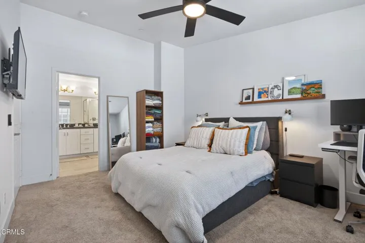 24-web-or-mls-UpmarketMedia-3292Win-022