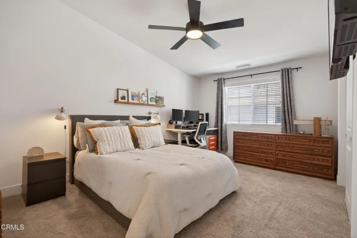23-web-or-mls-UpmarketMedia-3292Win-019