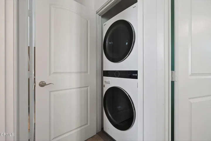 35-web-or-mls-UpmarketMedia-3292Win-034