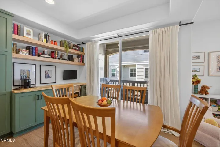 15-web-or-mls-UpmarketMedia-3292Win-079