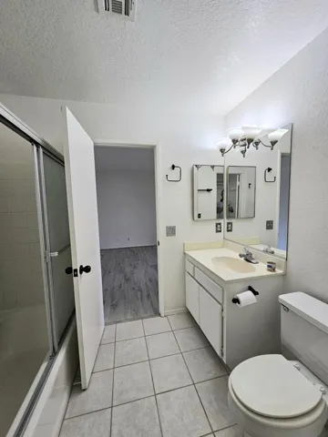 Primary En Suite Bathroom
