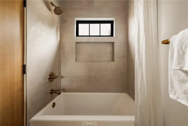 ADU bedroom 2 ensuite bathroom