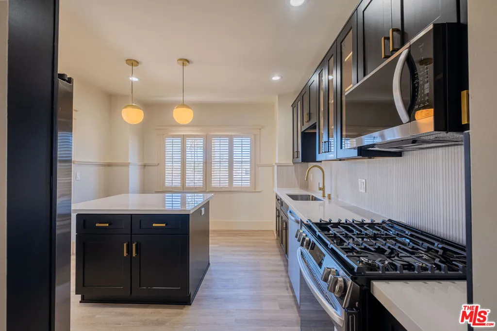 216 N Catalina 216c, Redondo Beach, California 90277 — photo 4