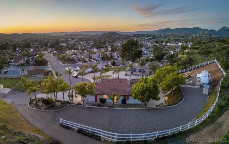 13966 Avenida Del Charro, El Cajon, California 92021