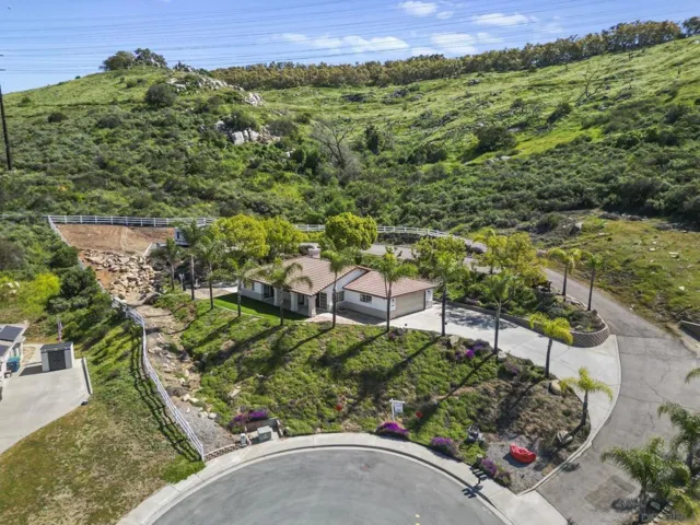 13966 Avenida Del Charro, El Cajon, California 92021