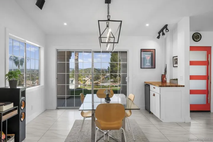 13966 Avenida Del Charro, El Cajon, California 92021