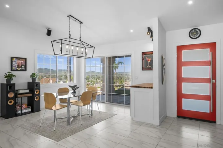 13966 Avenida Del Charro, El Cajon, California 92021