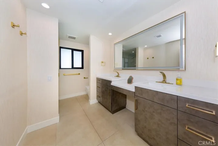 16901 Pineridge, Granada Hills, California 91344
