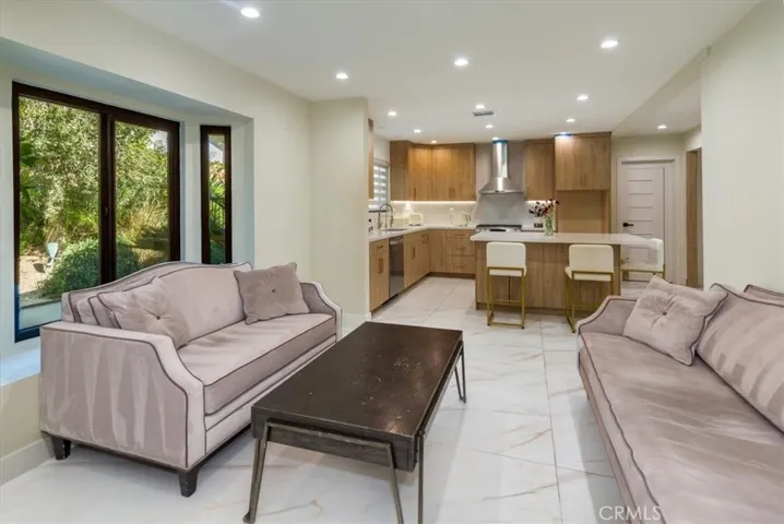 16901 Pineridge, Granada Hills, California 91344