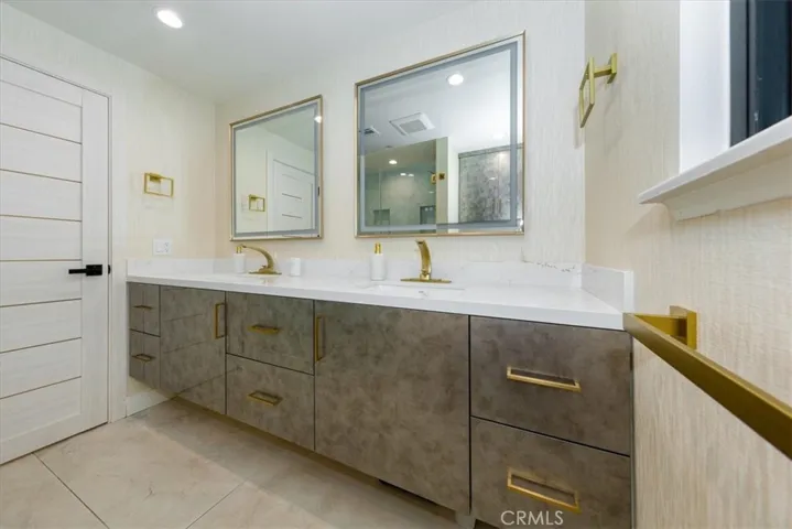 16901 Pineridge, Granada Hills, California 91344