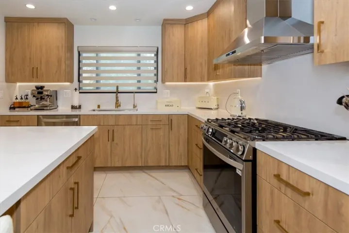 16901 Pineridge, Granada Hills, California 91344
