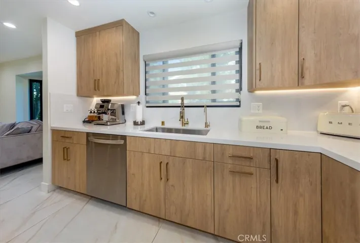 16901 Pineridge, Granada Hills, California 91344