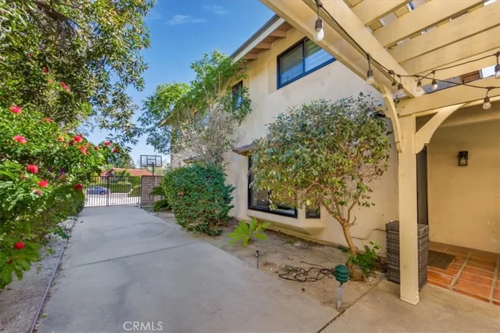 16901 Pineridge, Granada Hills, California 91344