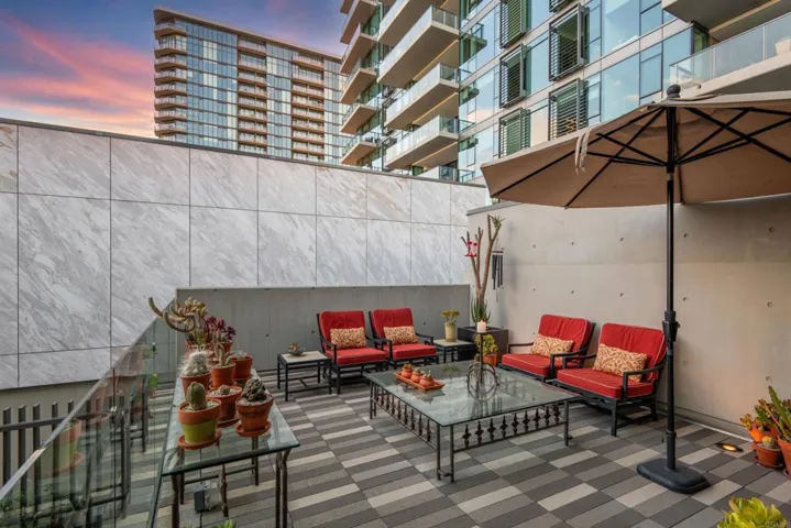 2nd floor terrace w/ views towards Balboa Park