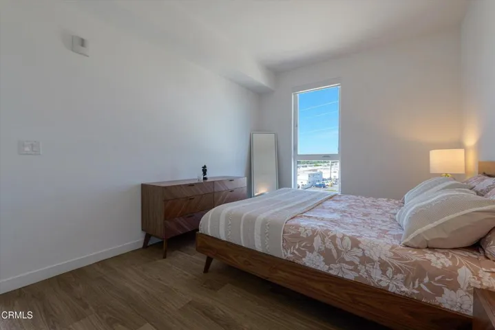 43-18900 Parthenia St-43