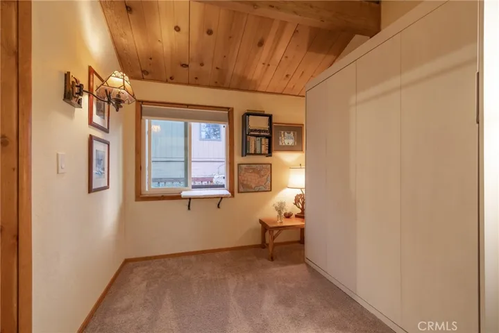 875 Santa Barbara, Sugarloaf, California 92386