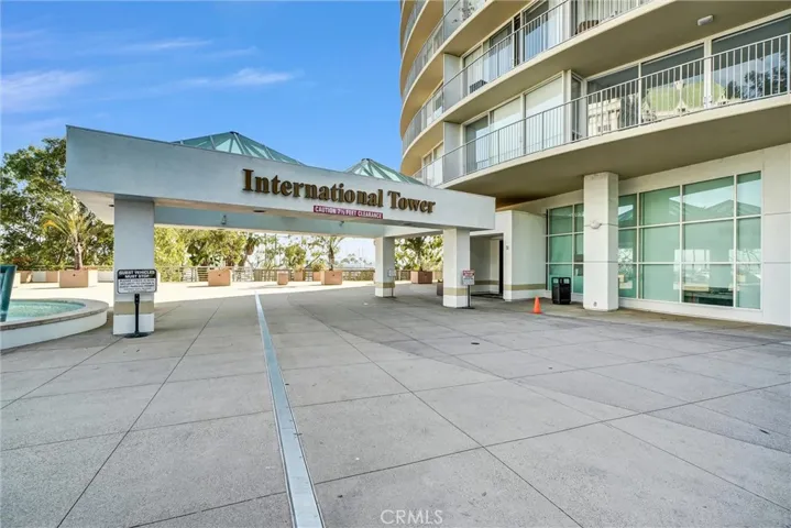 Building access via main lobby. All visitors must check in with the 24-hour concierge.