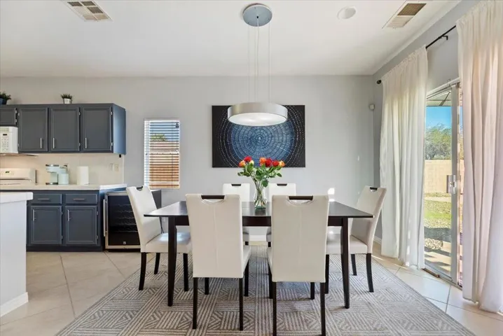 36-Dining Area