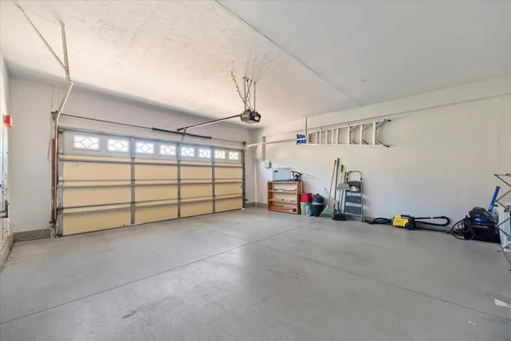 44-Garage