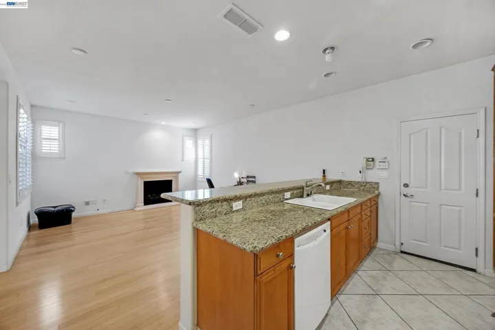 156 W Moraga St, Mountain House, California 95391-1183