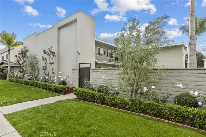 2024 E Whiting E, Fullerton, California 92831