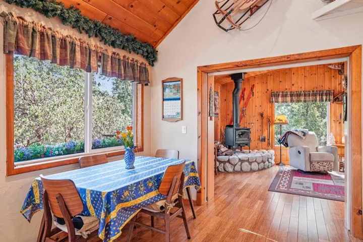7-web-or-mls-Skyline Way-S1703-012