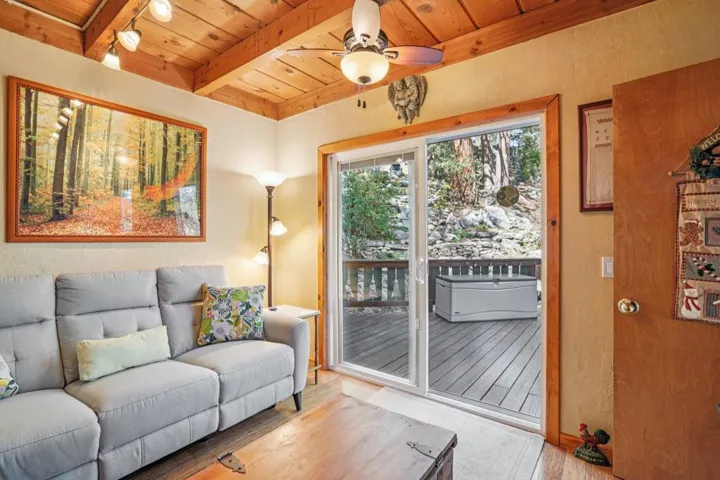 27-web-or-mls-Skyline Way-S1703-020