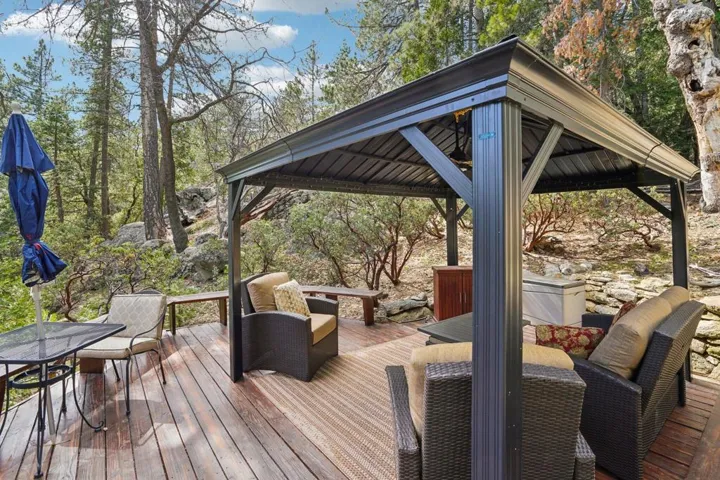 37-web-or-mls-Skyline Way-S1703-041